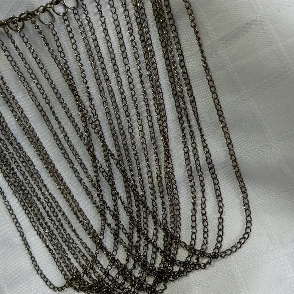 Unique statement necklace made of gunmetal color chain - Picture 4 of 5